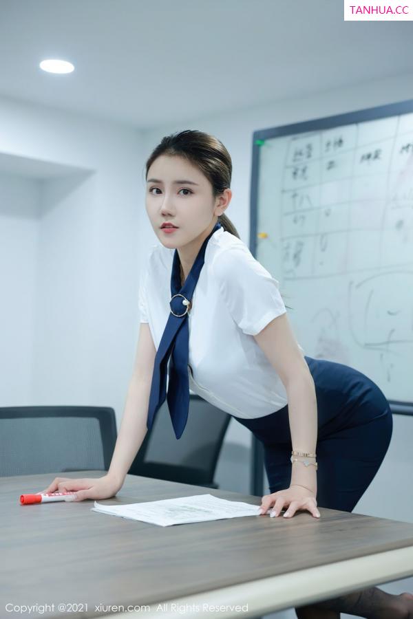 夏西CiCi  模特夏西CiCi 秘书OL剧情系列第5张图片